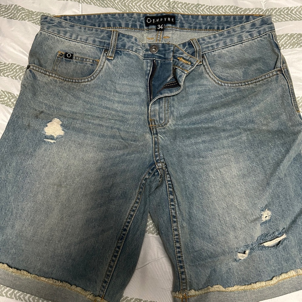 Empyre men’s jean shorts size 34